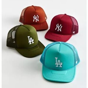 '47 UO Exclusive New York Yankees Trucker Hat